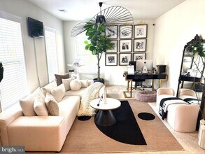 17351 Redshank Rd in Dumfries, VA - Building Photo - Building Photo