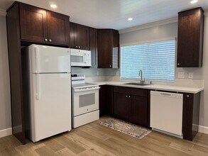6112 Travers Way in San Diego, CA - Building Photo - Building Photo