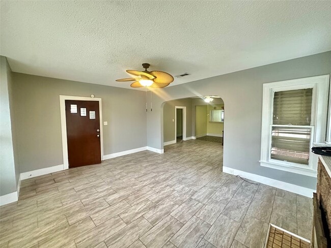 3828 Avenue S 1/2 in Galveston, TX - Building Photo - Building Photo