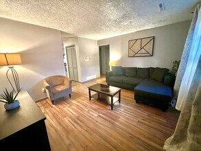 2903 E 9th Ave, Unit D in Columbus, OH - Building Photo - Building Photo