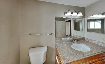 34314 27th Ave SW in Federal Way, WA - Building Photo - Building Photo