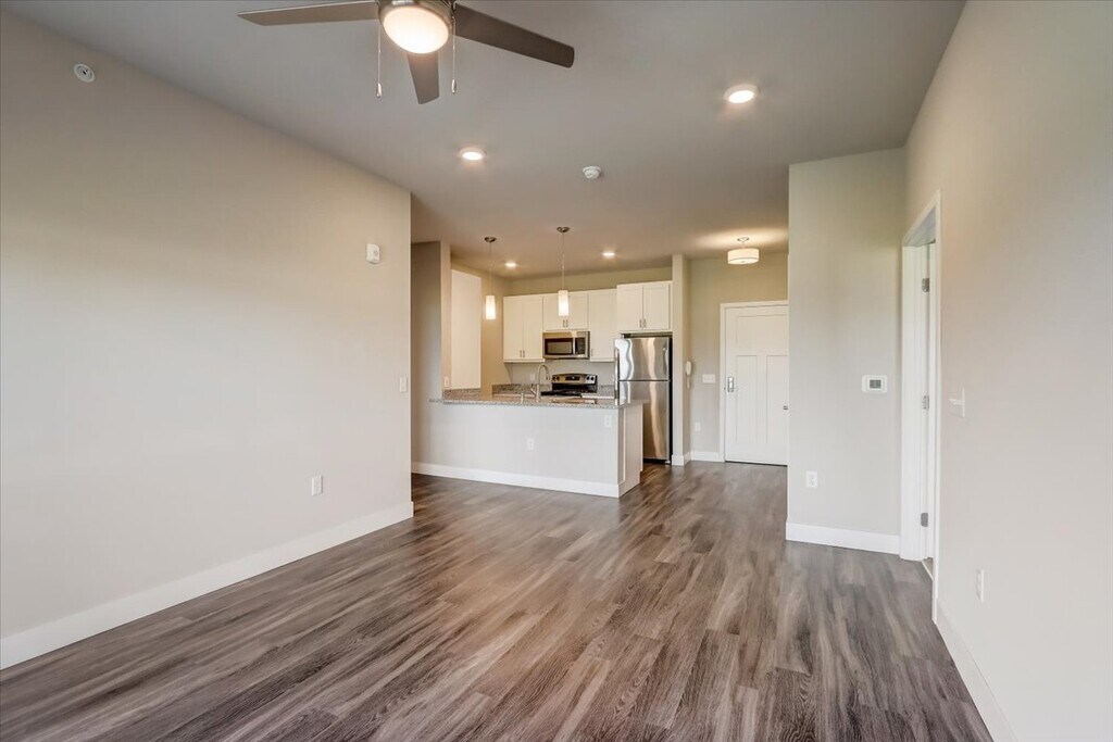 River Parkway Senior Apts & Family Townhomes in Wauwatosa, WI