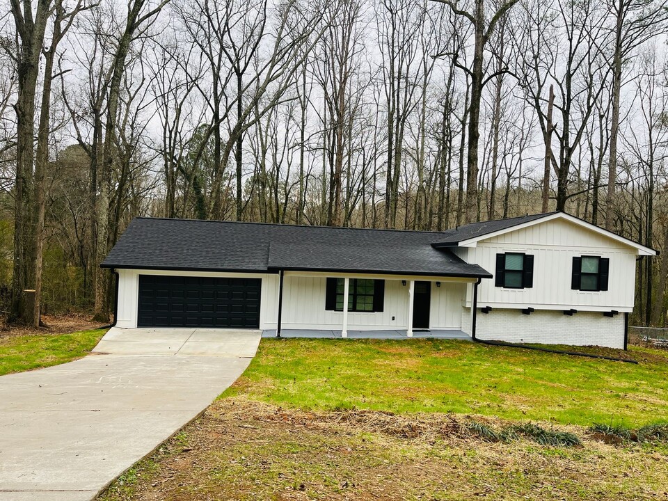 4 Cedar Ct in Newnan, GA - Building Photo