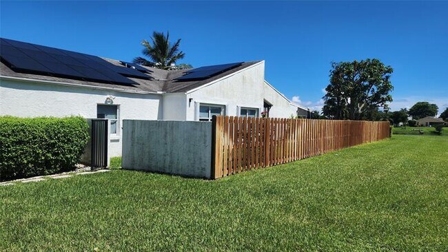 2111 NW 12th St in Delray Beach, FL - Building Photo - Building Photo