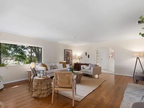 4702 Moore St in Glendale, CA - Building Photo - Building Photo