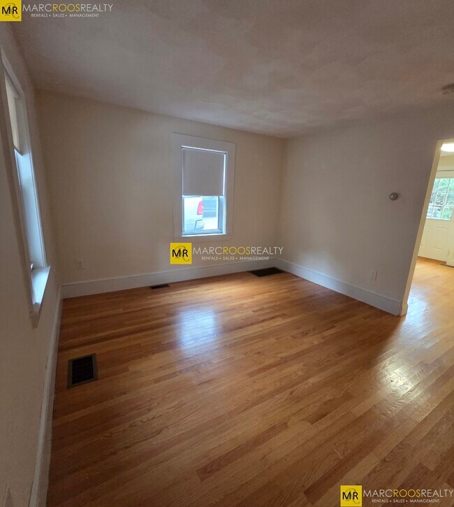 7 Rifle Ct in Watertown, MA - Building Photo - Building Photo