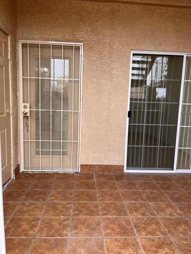 1401 Michael Way in Las Vegas, NV - Building Photo - Building Photo