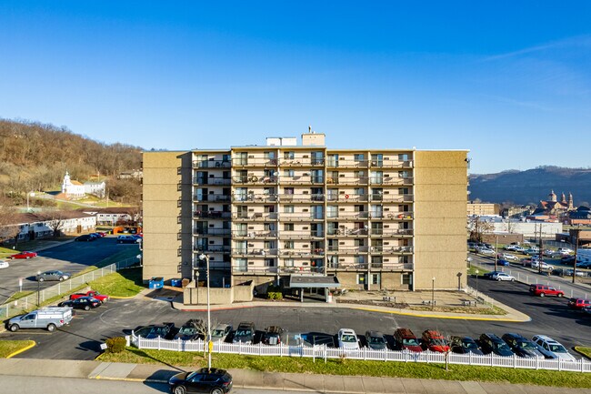 Gaylord Tower in Steubenville, OH - Foto de edificio - Building Photo