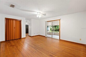2103 NW 36th Ter in Gainesville, FL - Building Photo - Building Photo