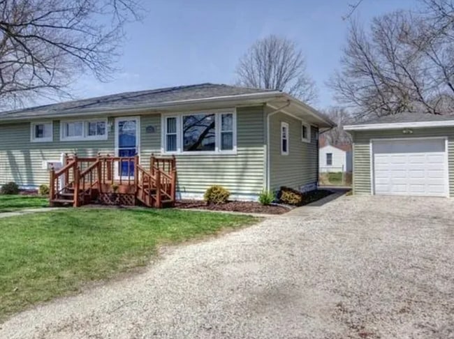 property at 808 E Ficklin St