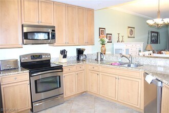 10240 Heritage Bay Blvd in Naples, FL - Foto de edificio - Building Photo