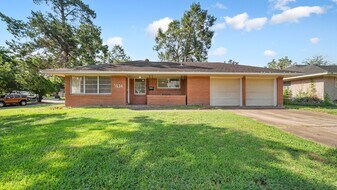 7634 Wilmerdean St in Houston, TX - Building Photo