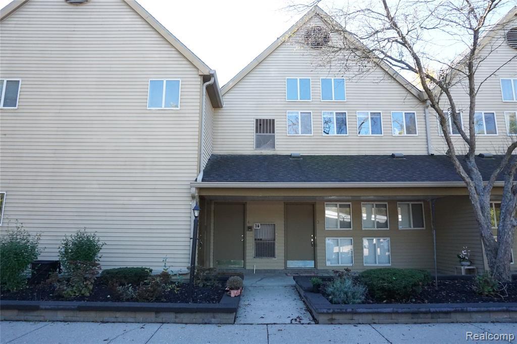 27991 Rollcrest Rd in Farmington Hills, MI - Building Photo