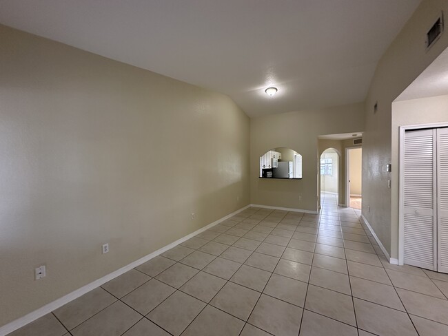 1260 29th SE St, Unit 203 in Homestead, FL - Building Photo - Building Photo