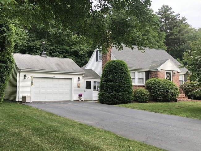24 Sunrise Rd in Westwood, MA - Building Photo - Building Photo