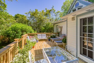 360 Main St in Sag Harbor, NY - Building Photo - Building Photo