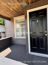 1111 Douglas Terrace in Kalamazoo, MI - Building Photo - Building Photo