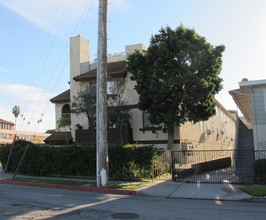 3024 Livonia Ave in Los Angeles, CA - Foto de edificio - Building Photo