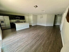 8514 Peach St in Jacksonville, FL - Foto de edificio - Building Photo
