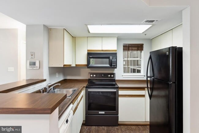 10531 Beacon Ridge Dr in Bowie, MD - Building Photo - Building Photo