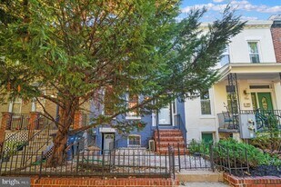 104 15th St SE in Washington, DC - Building Photo