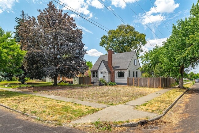 2431 N Atlantic St in Spokane, WA - Building Photo - Building Photo