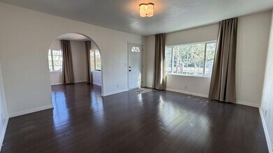 1054 W Clifton Ave in Redlands, CA - Building Photo - Building Photo