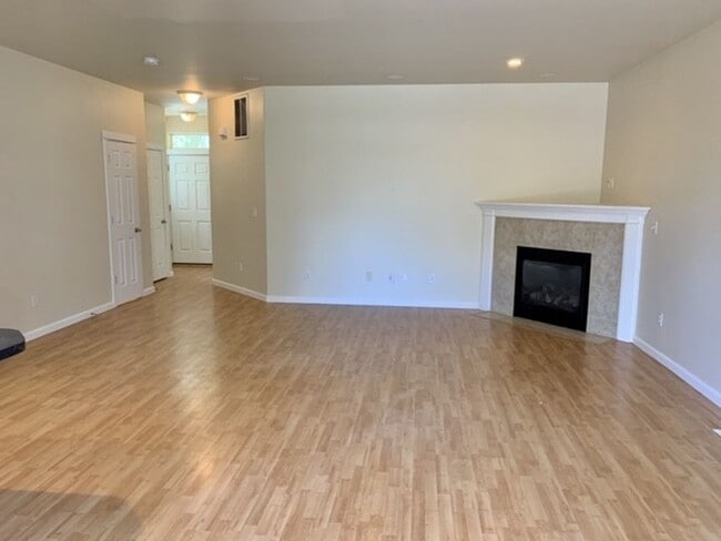 293 NW Glencory St in Hillsboro, OR - Building Photo - Building Photo