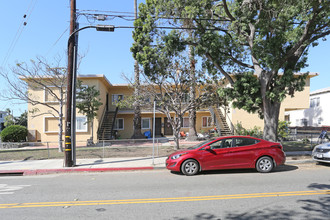 2041 Cloverfield Blvd in Santa Monica, CA - Building Photo - Building Photo