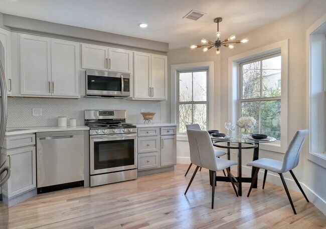 12 Cawfield St, Unit #2