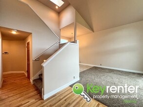 12823 SE 306th Pl in Auburn, WA - Foto de edificio - Building Photo