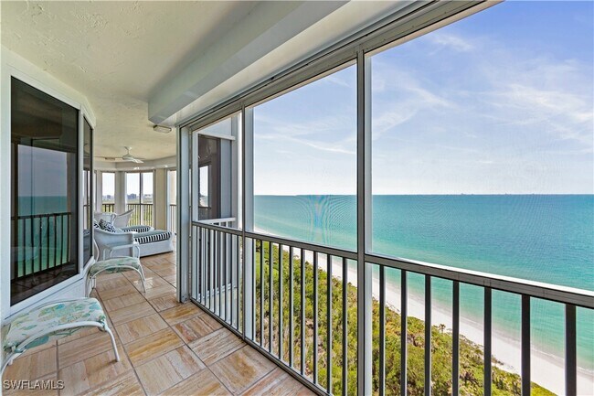 8111 Bay Colony Dr in Naples, FL - Building Photo - Building Photo