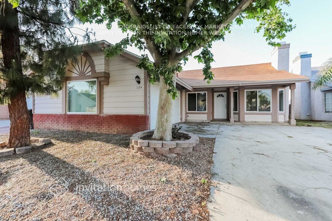 134 Worth St in Perris, CA - Building Photo