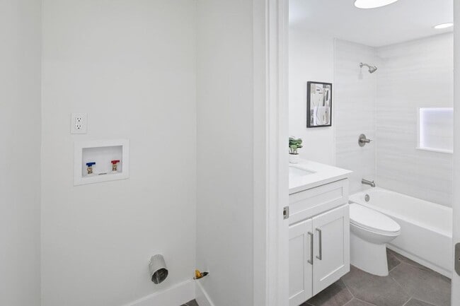 4710 Mansfield St in San Diego, CA - Building Photo - Building Photo