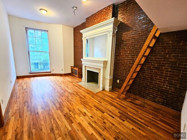 property at 318 W 105th St