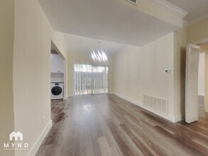 2100 Tanglewilde St, Unit 747 in Houston, TX - Building Photo - Building Photo