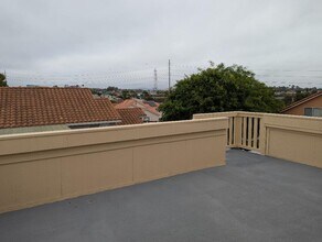 327 E Palomar St, Unit Upstairs rear unit in Chula Vista, CA - Building Photo - Building Photo