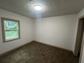 512 SE 34th St in Topeka, KS - Building Photo - Building Photo