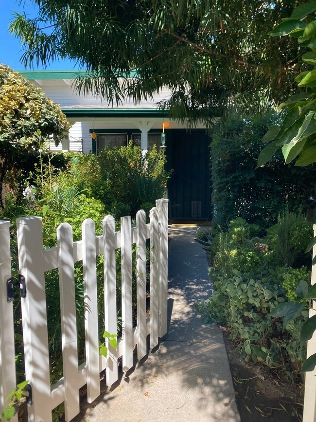 property at 117 N Alvarado St
