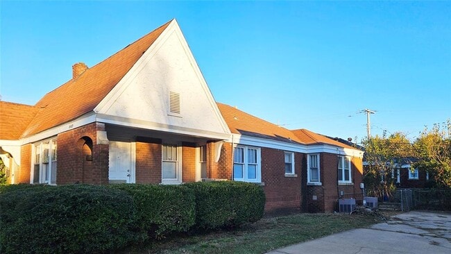2427 W Park Pl in Oklahoma City, OK - Building Photo - Building Photo