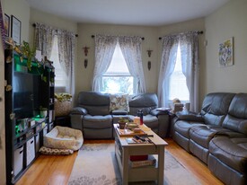 45 Fairbanks St in Boston, MA - Building Photo