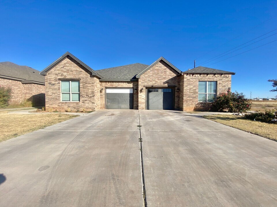 1602 102nd St in Lubbock, TX - Building Photo