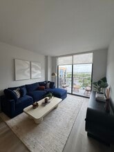 3711 NW 11th St, Unit A4 in Miami, FL - Building Photo - Building Photo