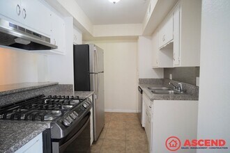 4800 Nordic Dr in Bakersfield, CA - Foto de edificio - Building Photo