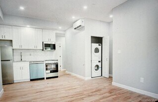 75 Woodbine St in Brooklyn, NY - Building Photo