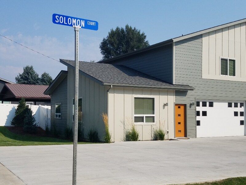 1724 N Solomon Ct in Coeur d'Alene, ID - Foto de edificio