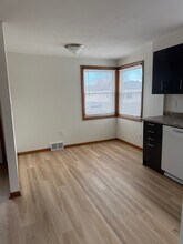 966 N Green Bay Rd in Grafton, WI - Building Photo - Building Photo