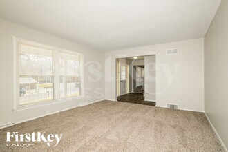 12525 Bay Shore Dr in Florissant, MO - Building Photo - Building Photo