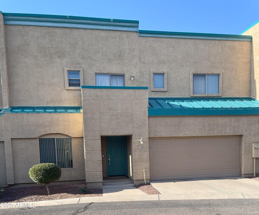 1015 S Val Vista Dr in Mesa, AZ - Building Photo