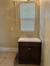 1605 S Pine St in San Antonio, TX - Building Photo - Building Photo